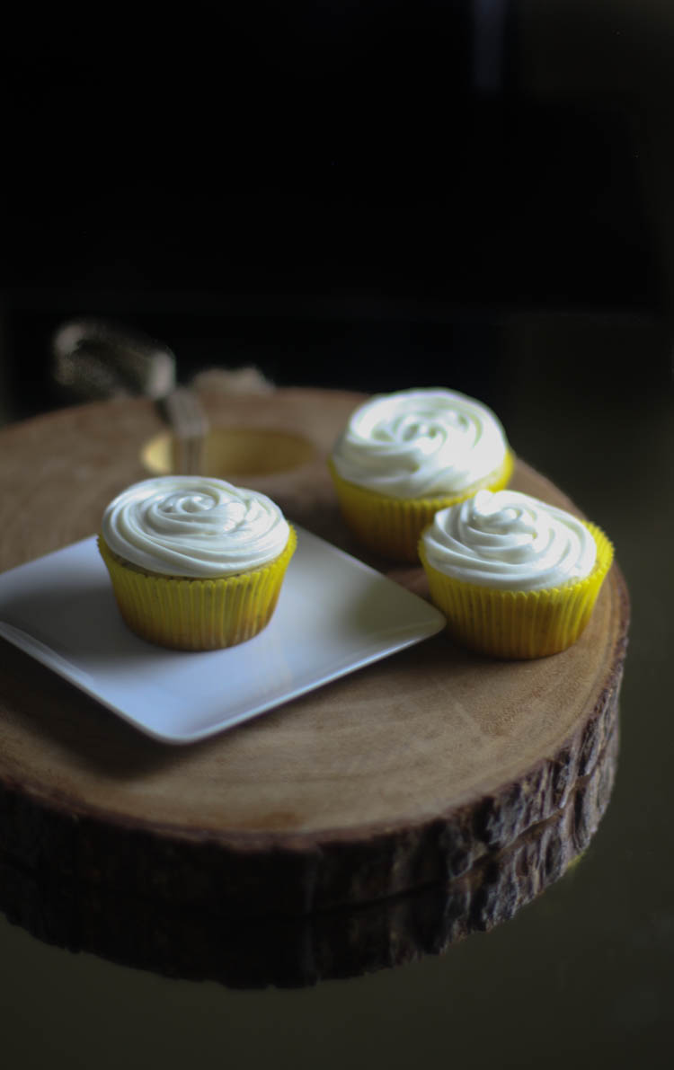Lemon poppyseed cupcakes