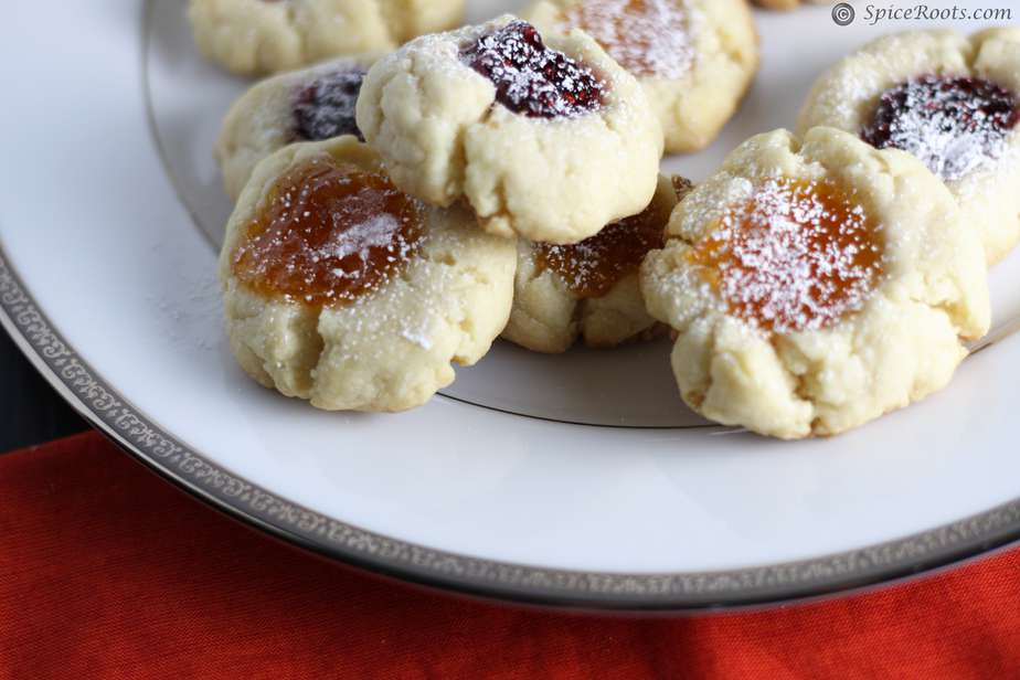 Simple Raspberry Tea Cakes Recipe - Baking for Friends